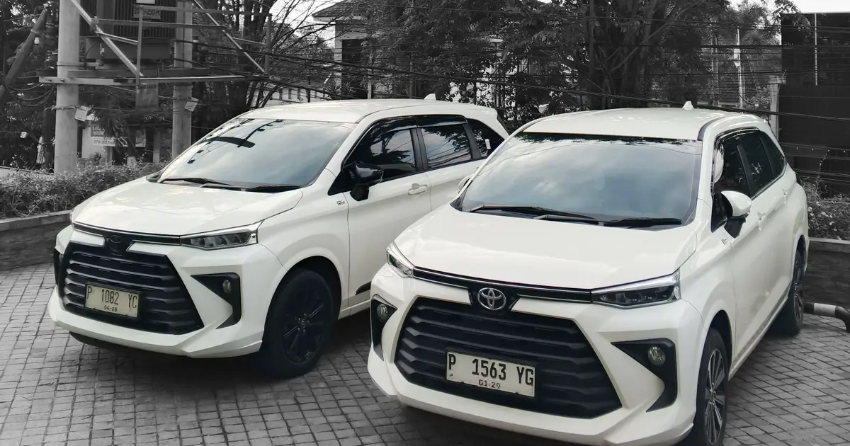 Background visual rental mobil Gotransport Banyuwangi